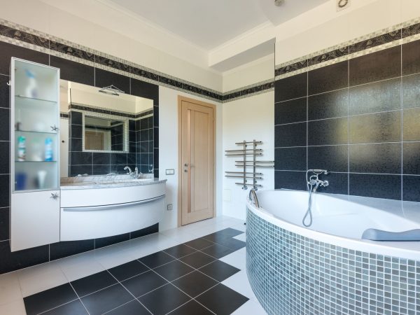 Badezimmer-Fliesen